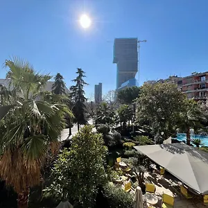 In Skanderbeg Square - Center 1 Apartment