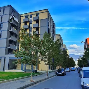 Appartamento Spacious 2-bedroom Near Center, Tirana