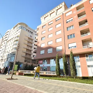 מלון Oresti Center, טיראנה